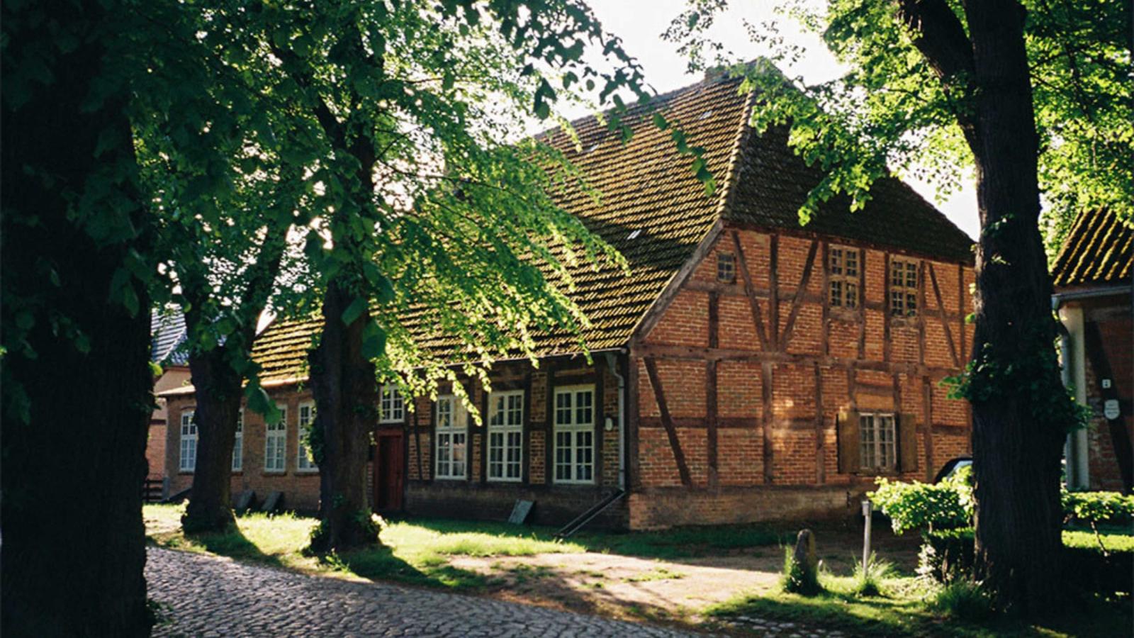 Ansicht des Kster- und Pfarrwitwenhauses in Nehringen
